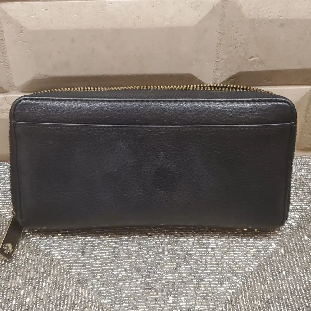 KATE SPADE Black Leather Zip Around Wallet‎